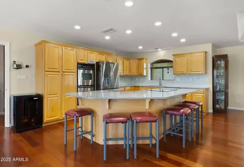 Kitchen - 4631 E Cochise Dr, Phoenix, AZ 85028 photo 3 of 3