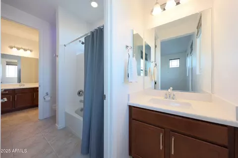 Bath - 3176 N 198th Ln, Buckeye, AZ 85396 photo 5 of 6
