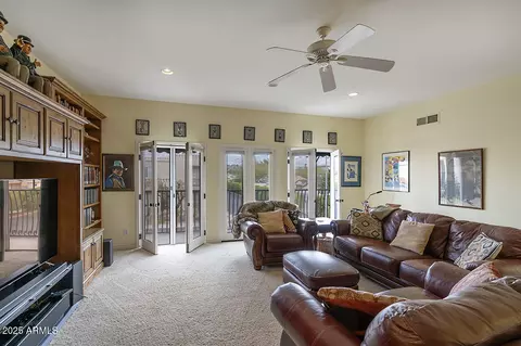 Living - 2637 E Beekman Pl, Phoenix, AZ 85016 photo 3 of 4