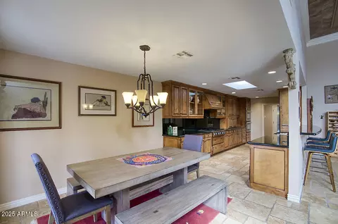 Dining - 2637 E Beekman Pl, Phoenix, AZ 85016 photo 1 of 1