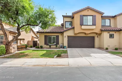 1523 Elgin St, Gilbert, AZ 85295 photo 2