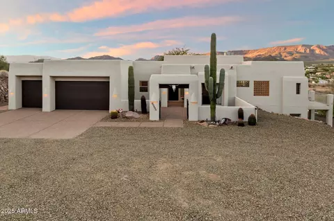 43908 N 10th St, New River, AZ 85087