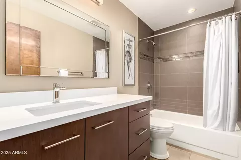 Bath - 4605 Euclid Ave, Phoenix, AZ 85044 photo 1 of 6
