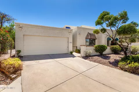 Exterior - 4605 Euclid Ave, Phoenix, AZ 85044 photo 2 of 9