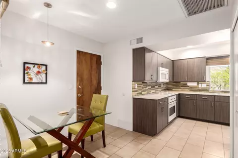 Dining - 4605 Euclid Ave, Phoenix, AZ 85044 photo 2 of 2