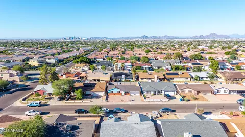 View/Area - 1412 E Carter Rd, Phoenix, AZ 85042 photo 8 of 9