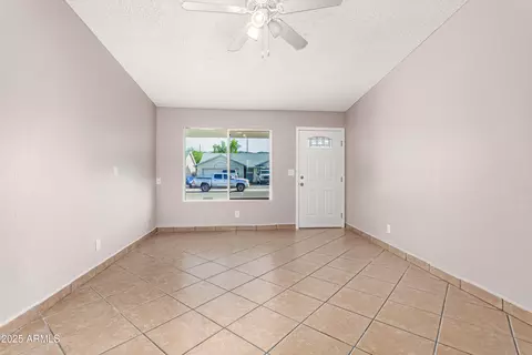 Living - 1412 E Carter Rd, Phoenix, AZ 85042 photo 2 of 2