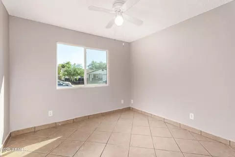 Bedroom - 1412 E Carter Rd, Phoenix, AZ 85042 photo 2 of 5