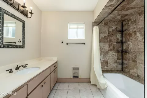 Bath - 123 E Palm Ln #A, Phoenix, AZ 85004 photo 3 of 3