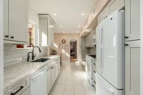 Kitchen - 123 E Palm Ln #A, Phoenix, AZ 85004 photo 2 of 3