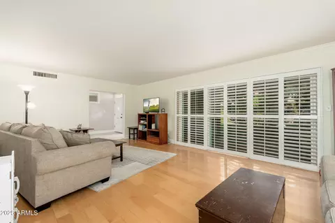 Living - 123 E Palm Ln #A, Phoenix, AZ 85004 photo 1 of 3