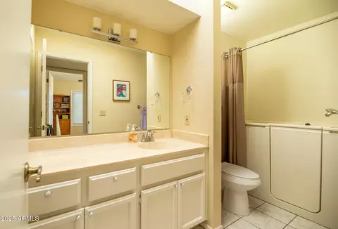 Bath - 629 E Jeffrey Ave, Phoenix, AZ 85020 photo 6 of 8