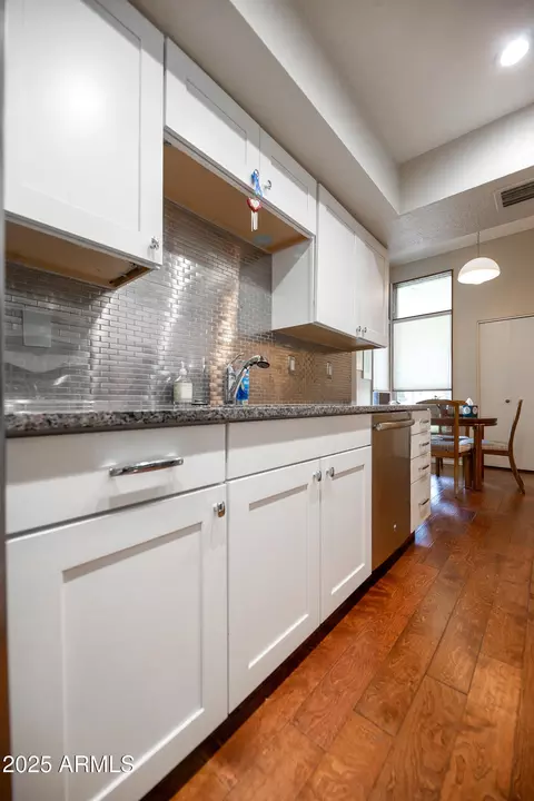 Kitchen - 629 E Jeffrey Ave, Phoenix, AZ 85020 photo 5 of 5