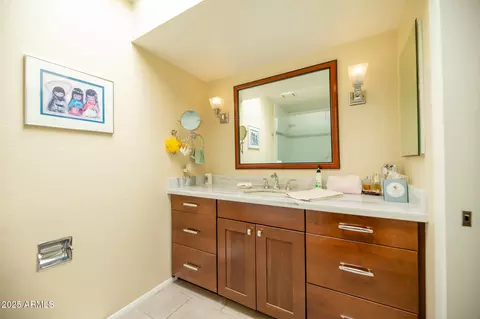 Bath - 629 E Jeffrey Ave, Phoenix, AZ 85020 photo 2 of 8