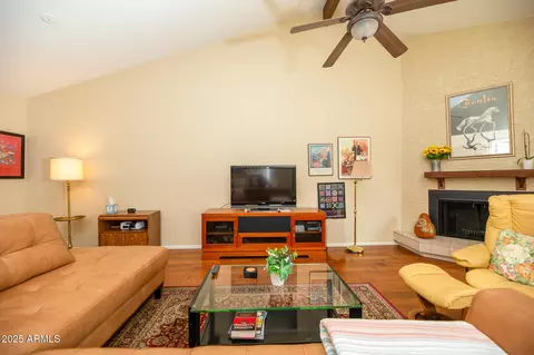 Living - 629 E Jeffrey Ave, Phoenix, AZ 85020 photo 4 of 6