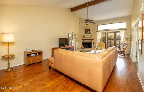 Living - 629 E Jeffrey Ave, Phoenix, AZ 85020 photo 2 of 6
