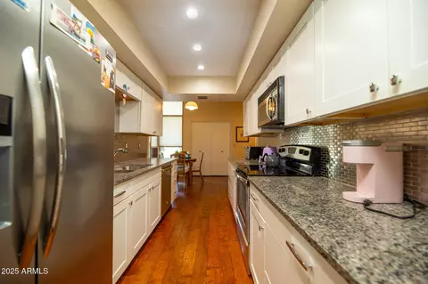 Kitchen - 629 E Jeffrey Ave, Phoenix, AZ 85020 photo 3 of 5