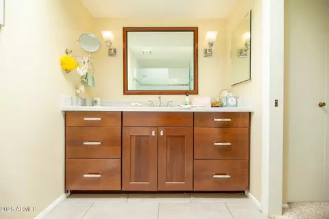 Bath - 629 E Jeffrey Ave, Phoenix, AZ 85020 photo 5 of 8
