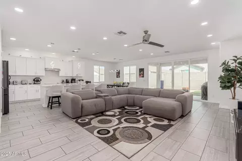 1194 E Meadowridge Dr, Casa Grande, AZ 85122
