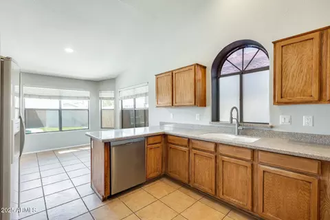 Kitchen - 2545 E Granite View Dr, Phoenix, AZ 85048 photo 1 of 5
