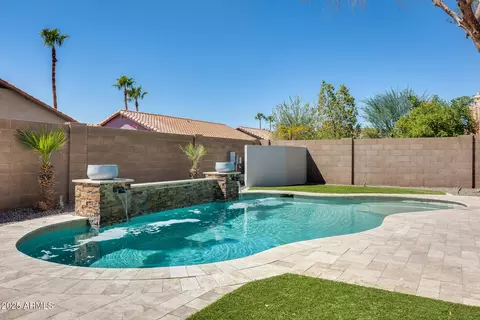 Exterior - 2545 E Granite View Dr, Phoenix, AZ 85048 photo 3 of 8