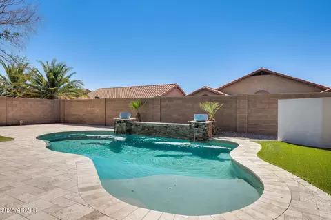 Exterior - 2545 E Granite View Dr, Phoenix, AZ 85048 photo 4 of 8