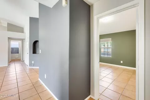 Entry Way - 2545 E Granite View Dr, Phoenix, AZ 85048 photo 3 of 5