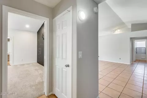 Entry Way - 2545 E Granite View Dr, Phoenix, AZ 85048 photo 4 of 5