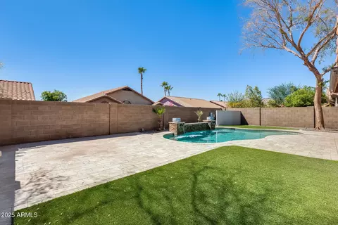 Exterior - 2545 E Granite View Dr, Phoenix, AZ 85048 photo 6 of 8
