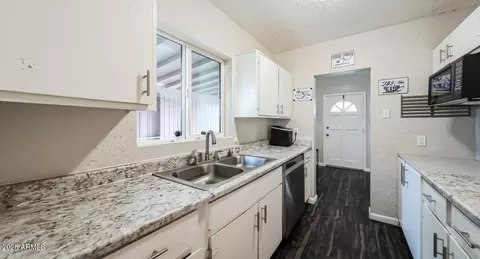 Entry Way - 1851 E Avalon Dr, Phoenix, AZ 85016 photo 1 of 2
