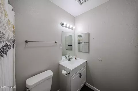 Bath - 1851 E Avalon Dr, Phoenix, AZ 85016 photo 2 of 2