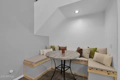 Dining - 3432 E Lance Ln, Phoenix, AZ 85018 photo 1 of 1
