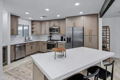 Kitchen - 7308 N 7th Ave, Phoenix, AZ 85021 photo 3 of 7