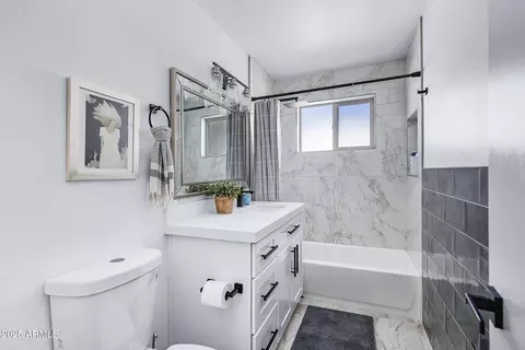 Bath - 7308 N 7th Ave, Phoenix, AZ 85021 photo 1 of 5