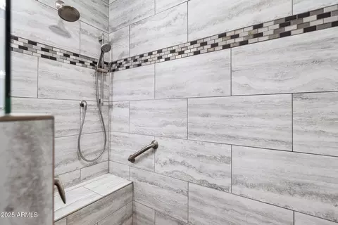 Bath - 7308 N 7th Ave, Phoenix, AZ 85021 photo 5 of 5