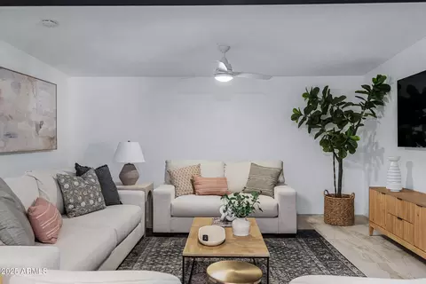 Living - 7308 N 7th Ave, Phoenix, AZ 85021 photo 3 of 4