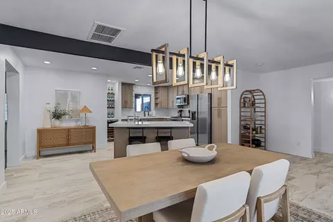Dining - 7308 N 7th Ave, Phoenix, AZ 85021 photo 4 of 4