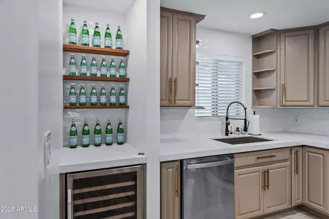 Kitchen - 7308 N 7th Ave, Phoenix, AZ 85021 photo 5 of 7