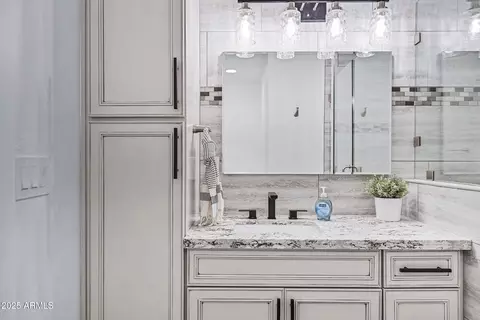 Bath - 7308 N 7th Ave, Phoenix, AZ 85021 photo 4 of 5