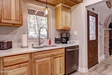 Kitchen - 292 S Morris Mdws, Payson, AZ 85541 photo 3 of 3