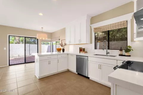 Kitchen - 62 E Ranch Rd, Tempe, AZ 85284 photo 5 of 5