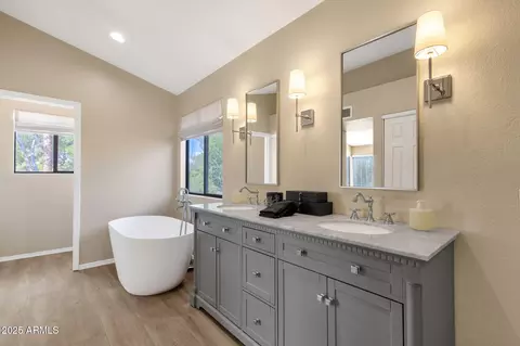 Bath - 62 E Ranch Rd, Tempe, AZ 85284 photo 5 of 6