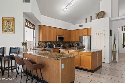 758 E Irma Ln, Phoenix, AZ 85024 photo 12