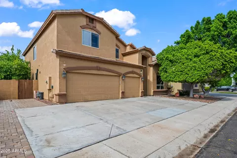 758 E Irma Ln, Phoenix, AZ 85024 photo 2