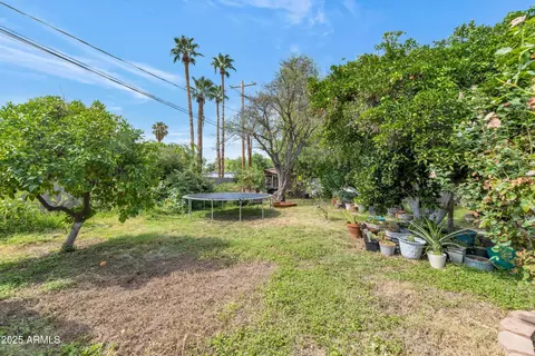 Exterior - 5301 E Mitchell Dr, Phoenix, AZ 85018 photo 11 of 11