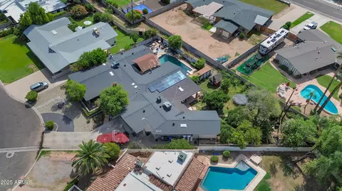 View/Area - 5301 E Mitchell Dr, Phoenix, AZ 85018 photo 2 of 6