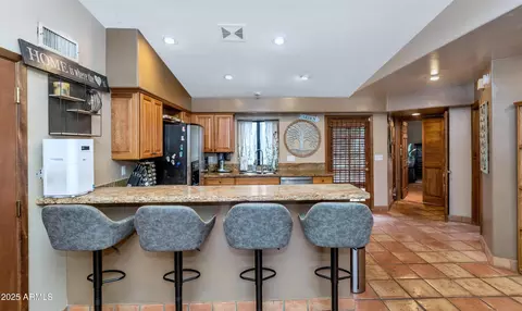Entry Way - 5301 E Mitchell Dr, Phoenix, AZ 85018 photo 2 of 2