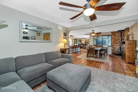 Living - 5301 E Mitchell Dr, Phoenix, AZ 85018 photo 4 of 6