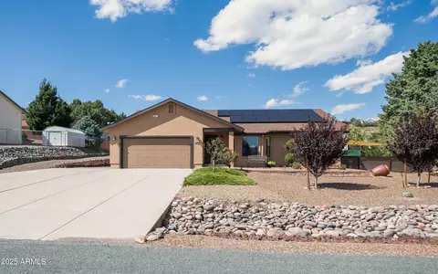 10784 E Oxbow Dr, Dewey, AZ 86327