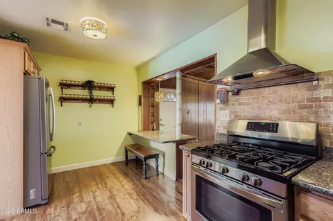 Kitchen - 2720 W Solano Dr N, Phoenix, AZ 85017 photo 3 of 4